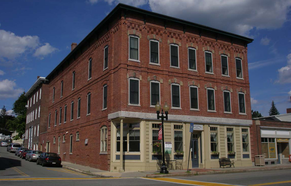 Meeks of O’Brien Commercial Properties sells downtown mixed-use building
